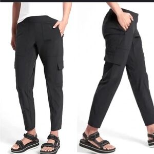 Athleta Black Cargo Ankle Pants Size 6